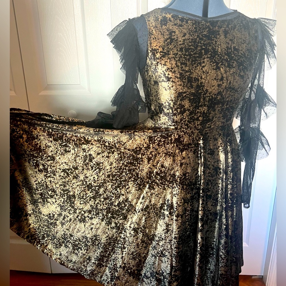 Stunning Gold Shimmer Crushed velvet dress with bow in back